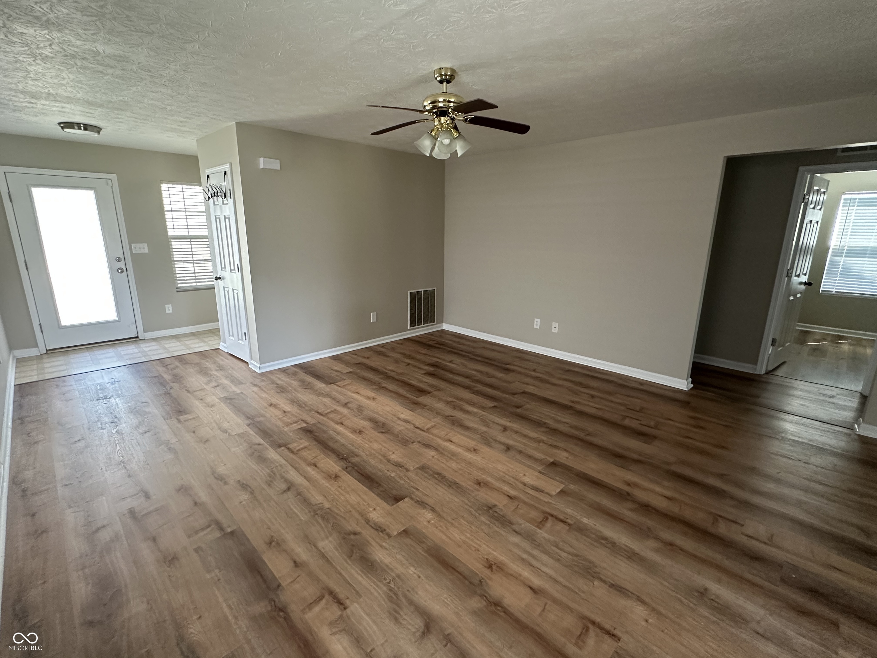 2323 Shadow Bend Drive Columbus, IN 47201 - Photo 5 of 21