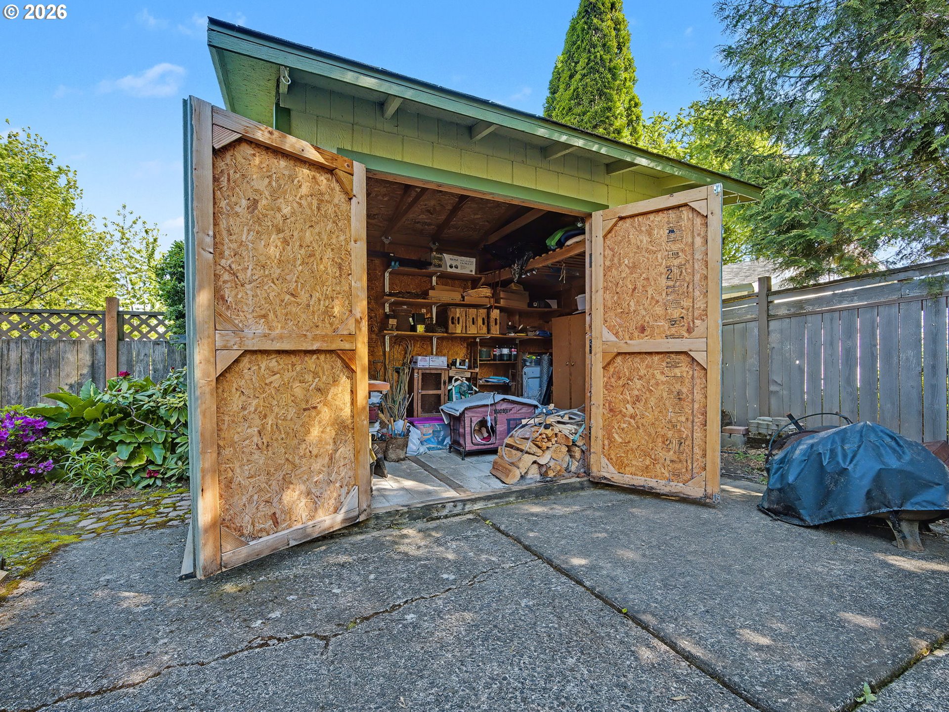 407 Southwest 7th Street Gresham, OR 97080 - Photo 41 of 48 a view of a back yard of the house