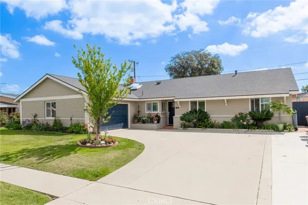$1,149,900 | 122 North Carousel Street, Anaheim, CA 92806