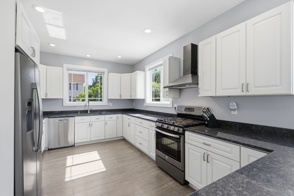 17 Russellville Road Westfield, MA 01085 - Photo 5 of 38