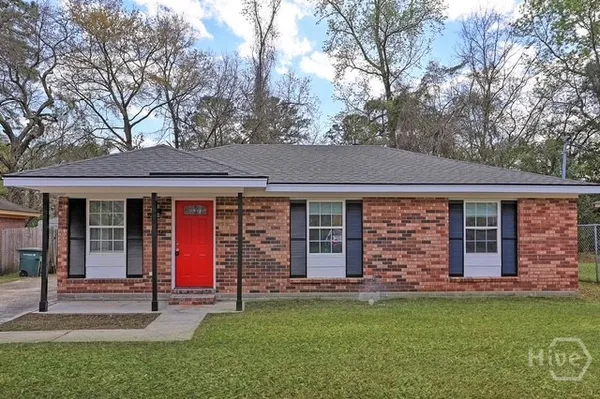 $1,950 | 2219 Coakley Street, Savannah, GA 31404