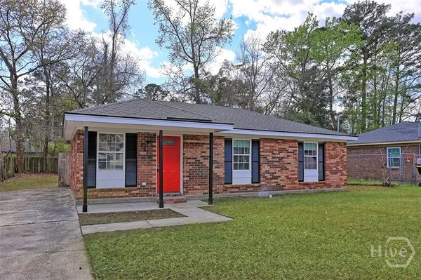 $1,950 | 2219 Coakley Street, Savannah, GA 31404
