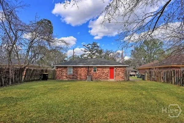 $1,950 | 2219 Coakley Street, Savannah, GA 31404