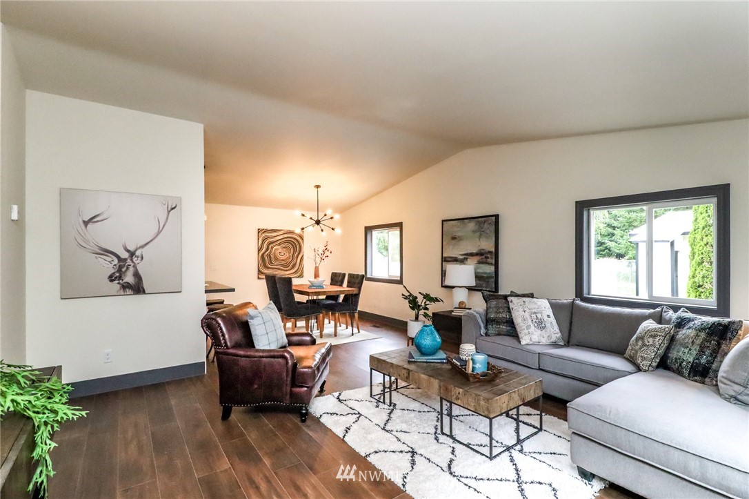 18501 Ivan Street Southwest Rochester, WA 98579 - Photo 4 of 34