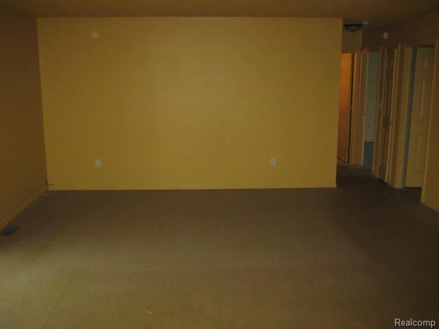 720 Academy Road Holly, MI 48442 - Photo 10 of 25 261-956067 - Family Room - Dini