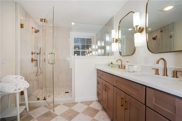 $1,275,000 | 247 Glen Hill Drive, North Kingstown, RI 02874