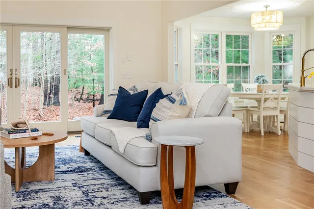 $1,275,000 | 247 Glen Hill Drive, North Kingstown, RI 02874