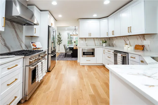 $1,275,000 | 247 Glen Hill Drive, North Kingstown, RI 02874