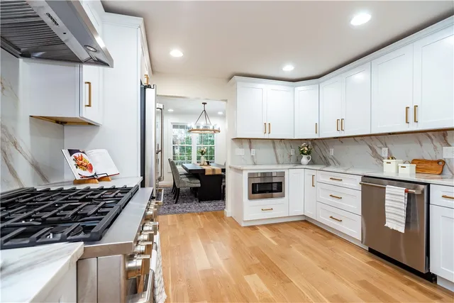 $1,275,000 | 247 Glen Hill Drive, North Kingstown, RI 02874