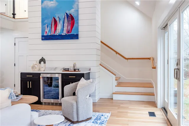 $1,275,000 | 247 Glen Hill Drive, North Kingstown, RI 02874