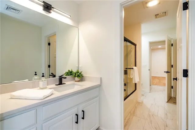 $1,275,000 | 247 Glen Hill Drive, North Kingstown, RI 02874