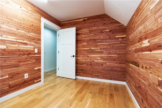 $1,275,000 | 247 Glen Hill Drive, North Kingstown, RI 02874