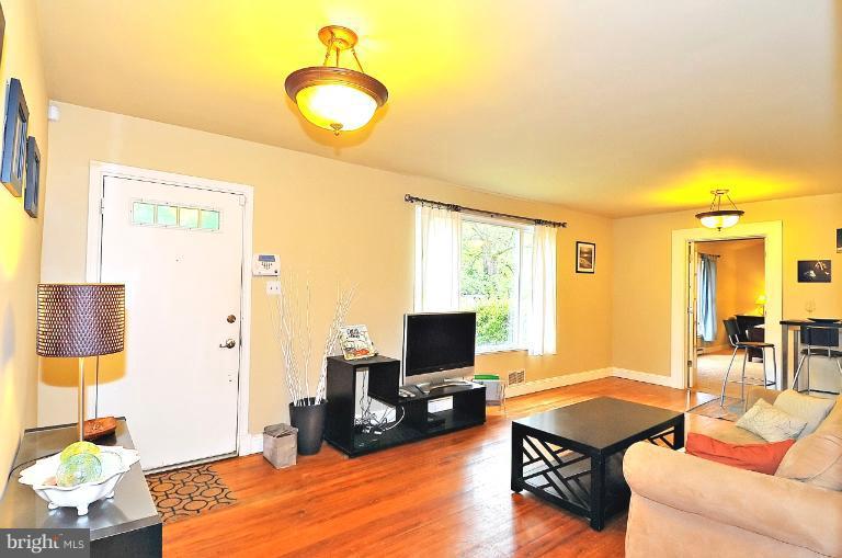 11605 Gail Street Silver Spring, MD 20902 - Photo 11 of 17 Family Room