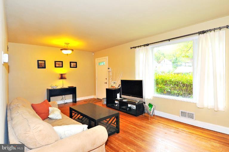 11605 Gail Street Silver Spring, MD 20902 - Photo 6 of 17 Family Room