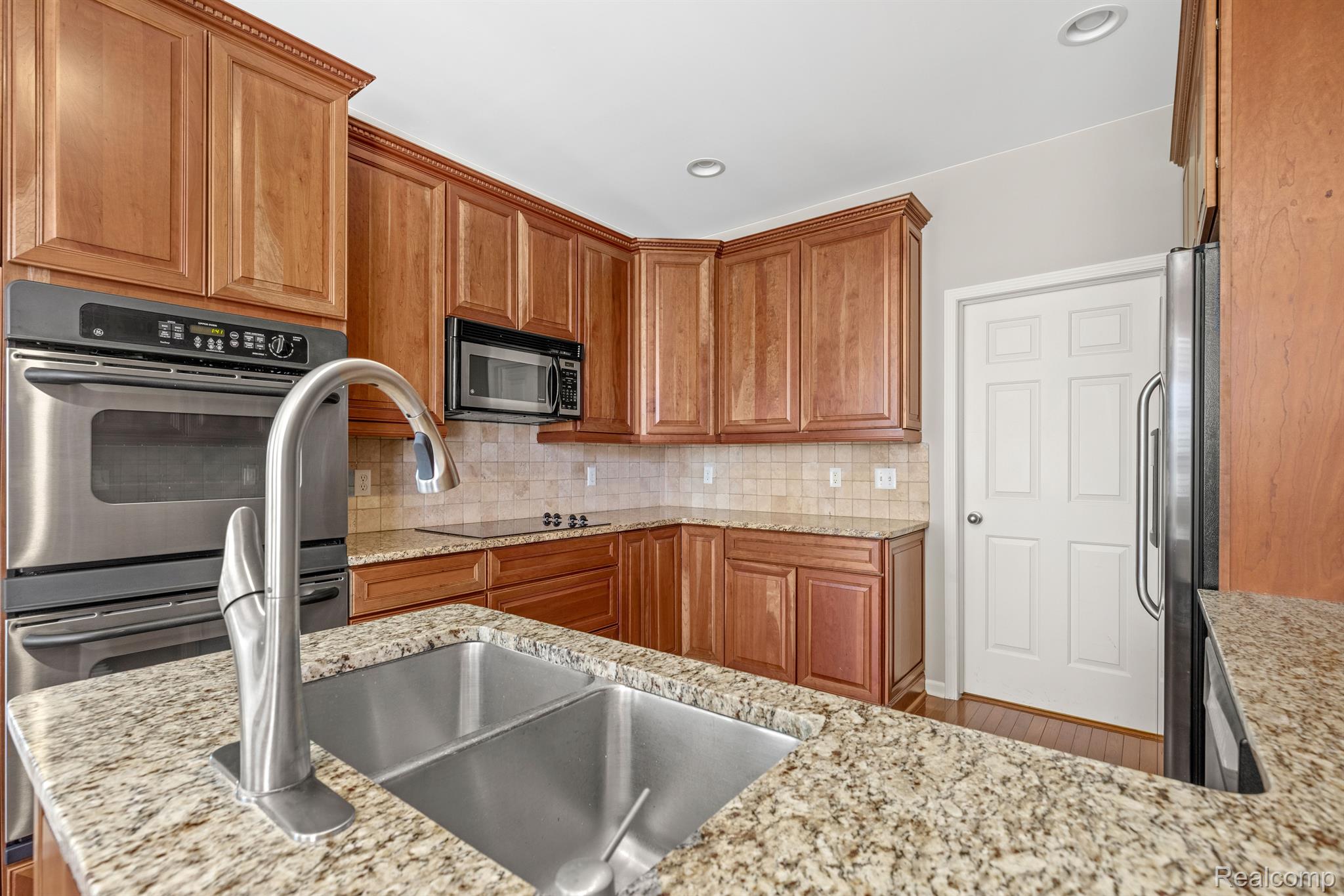 2266 Preserve Lane Rochester, MI 48309 - Photo 23 of 51 Gallery Image 23