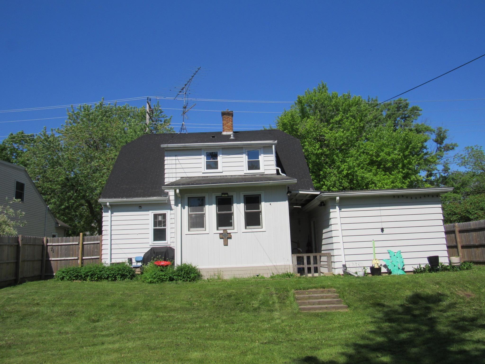 1738 North Erb Street Appleton, WI 54911 - Photo 2 of 22