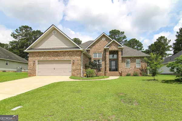 $300,000 | 508 Amberley Court, Kathleen, GA 31047