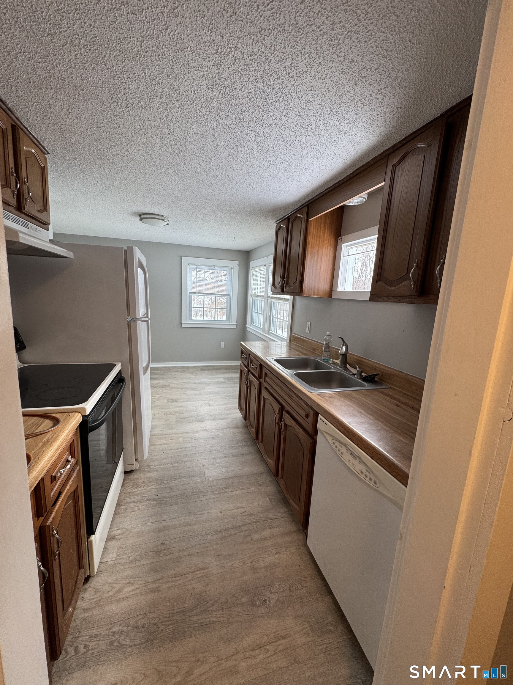 26-28 Portland Road Marlborough, CT 06447 - Photo 5 of 14