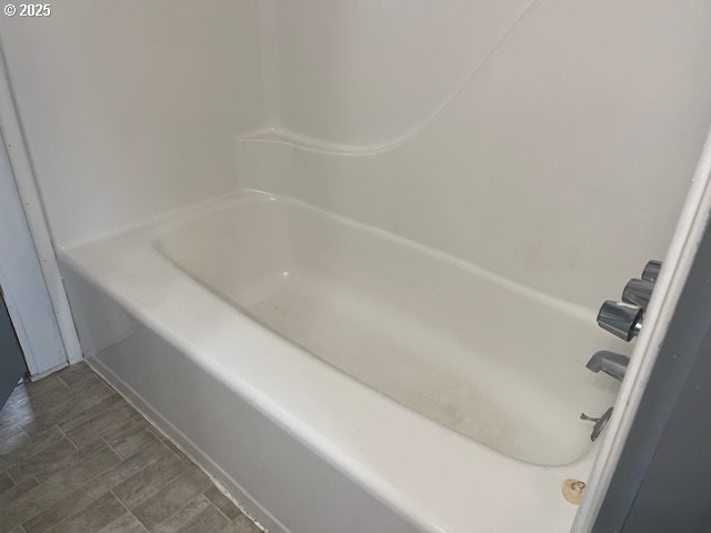 98620 Camellia Drive Brookings, OR 97415 - Photo 17 of 26 a close up of a bathtub