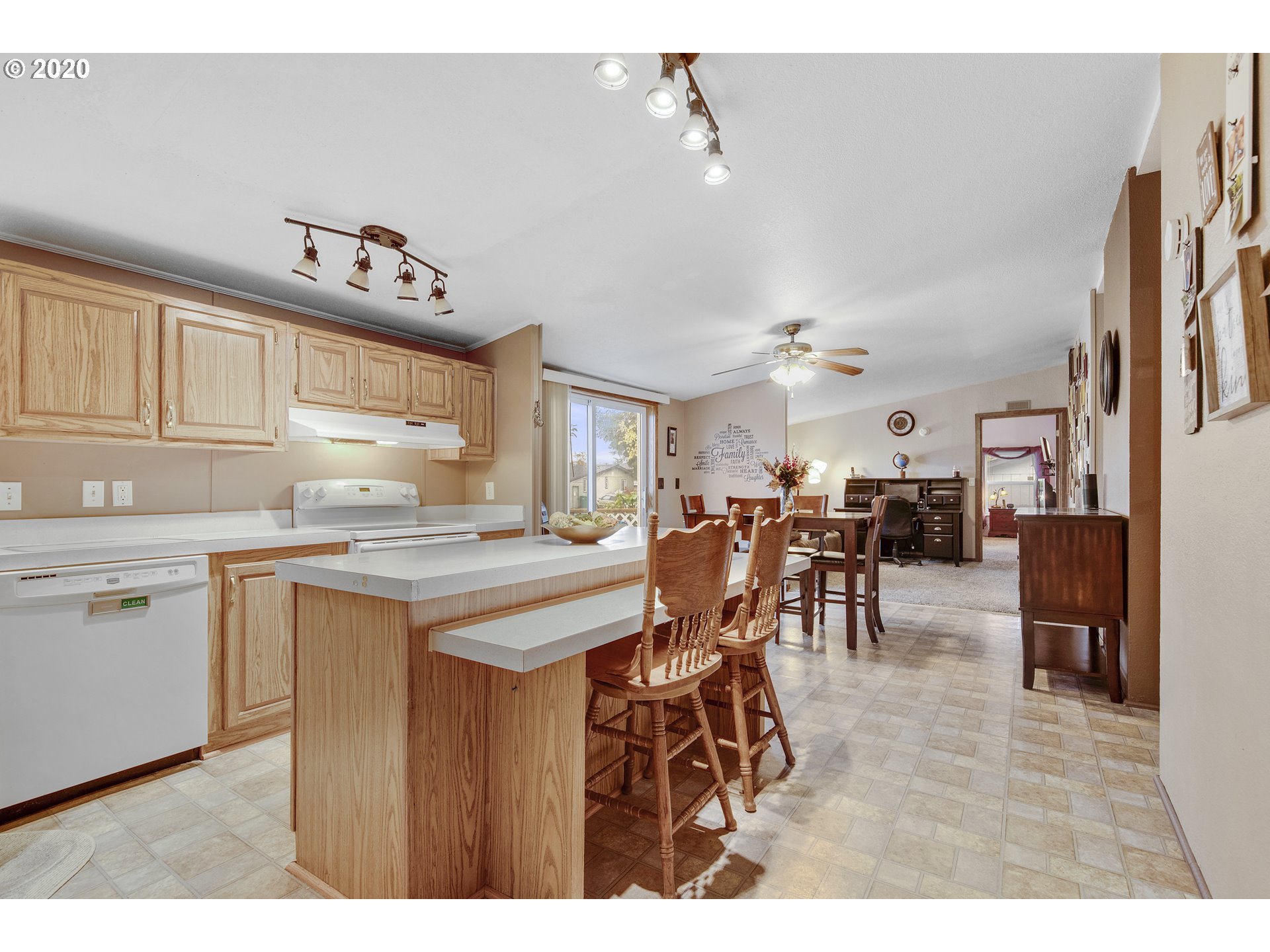 1500 South Sandoz Road, Unit 33 Newberg, OR 97132 - Photo 7 of 29