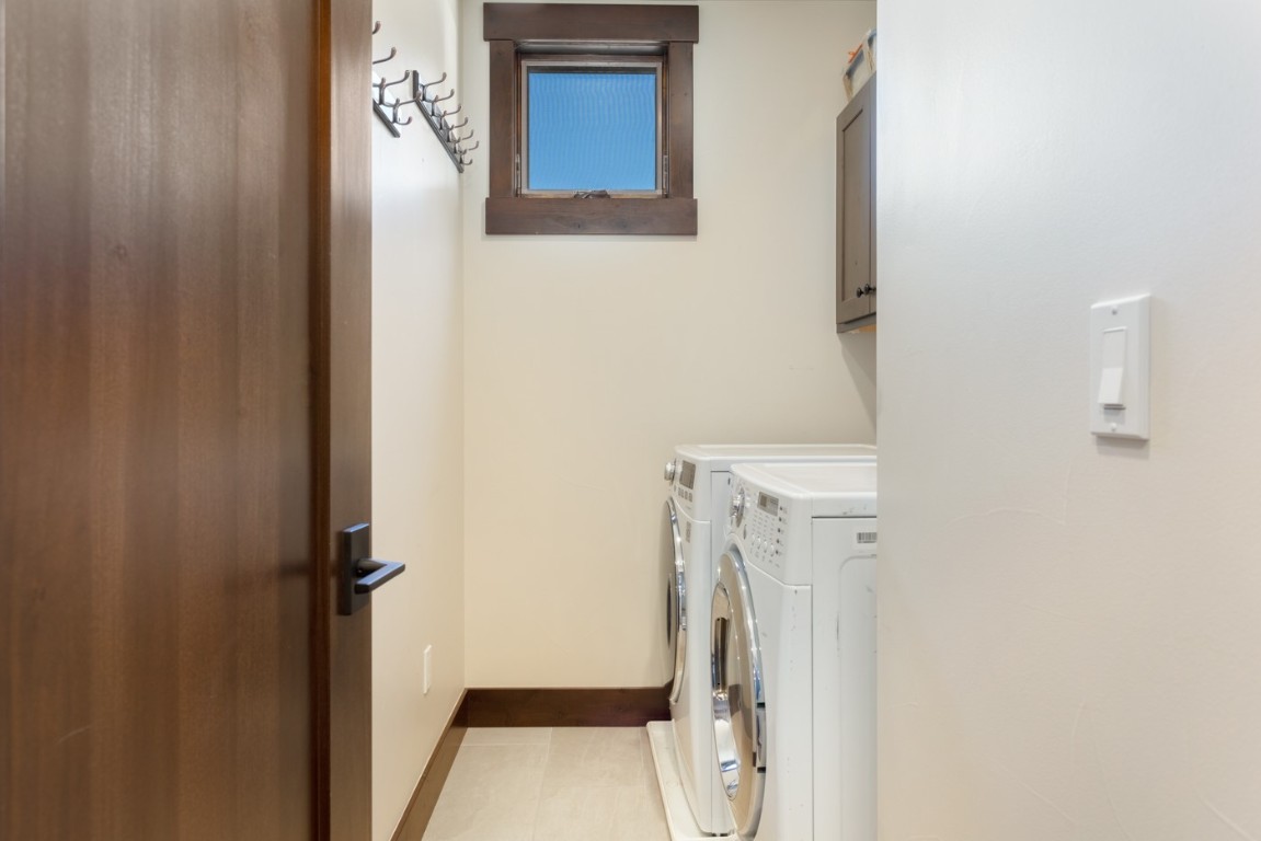 151 Moss Way Silverthorne, CO 80498 - Photo 21 of 31 a bathroom with a sink and a shower