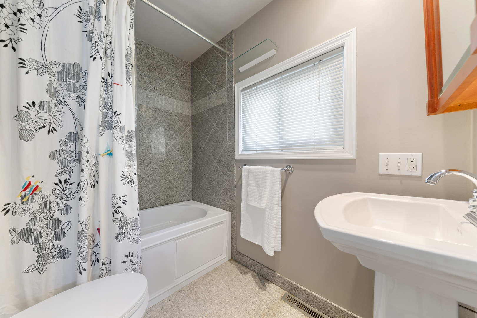 N070 Pleasant Hill Road Wheaton, IL 60187 - Photo 17 of 30