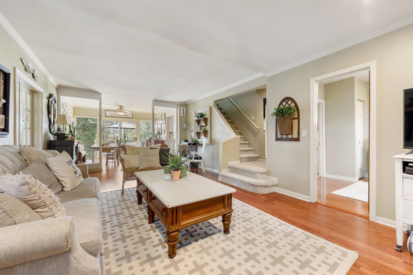 N070 Pleasant Hill Road Wheaton, IL 60187 - Photo 6 of 30