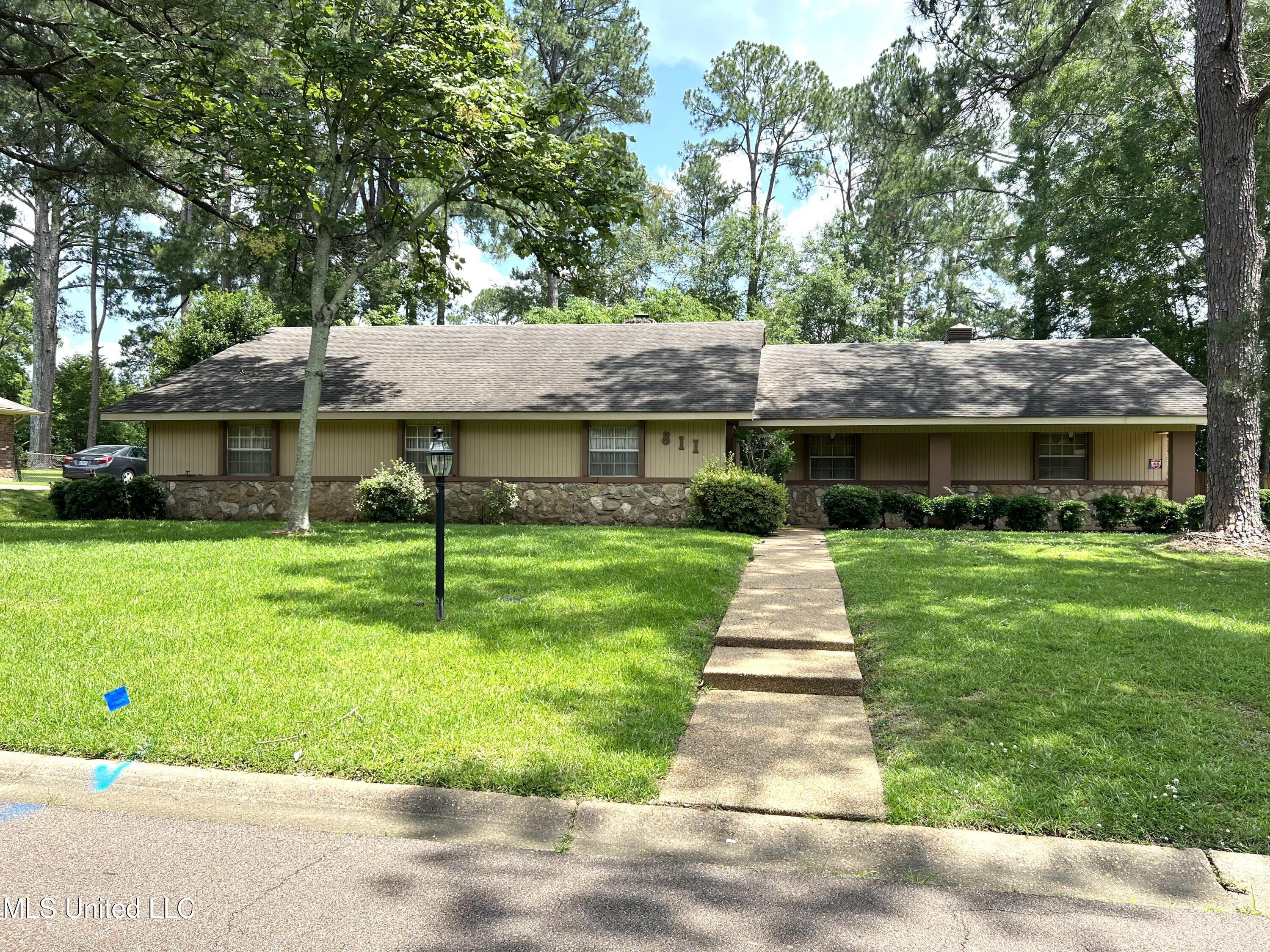 811 Rutherford Drive Jackson, MS 39206 - Photo 1 of 1 Front