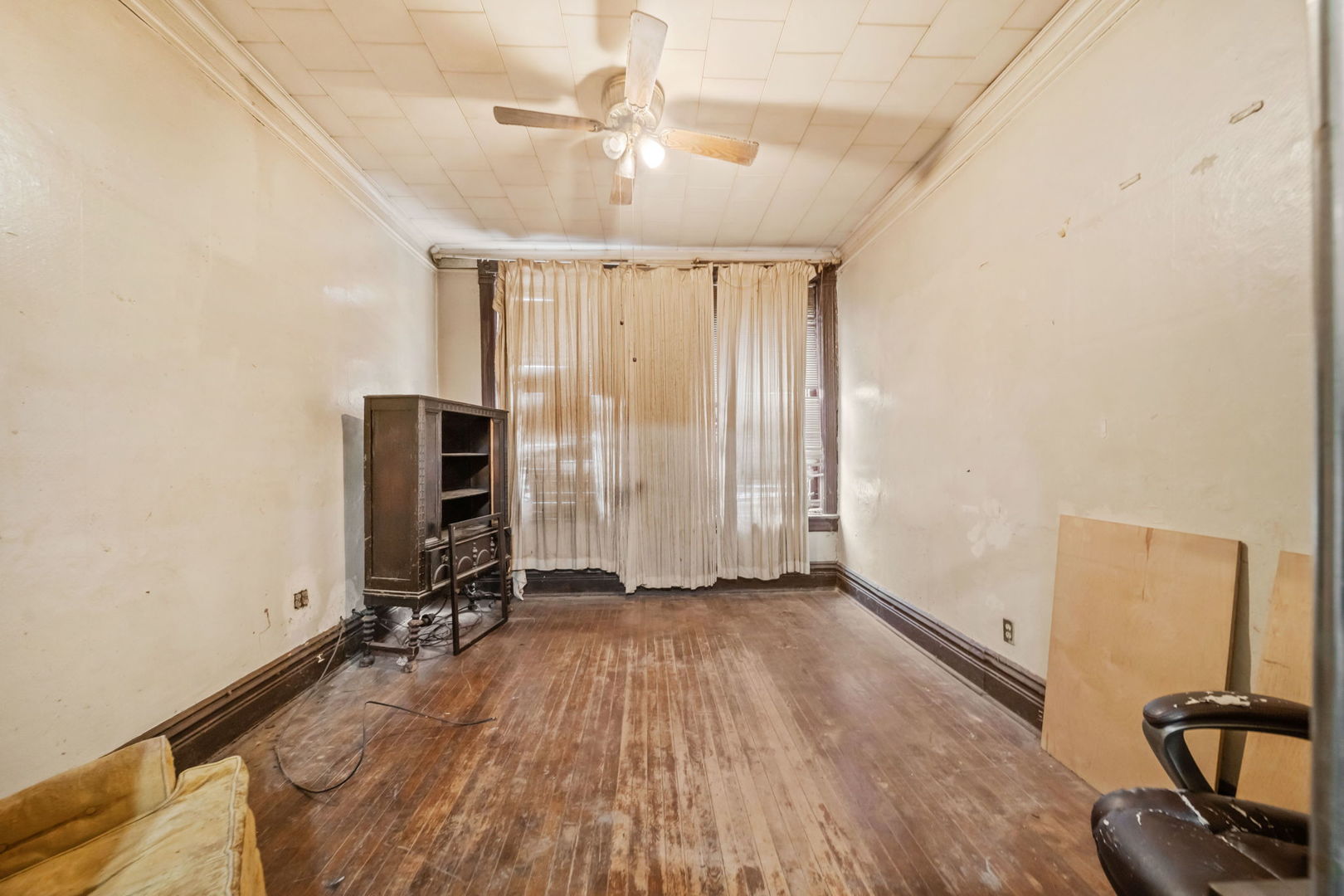 2236 West 19th Street Chicago, IL 60608 - Photo 5 of 40 a view of a room with gym equipment