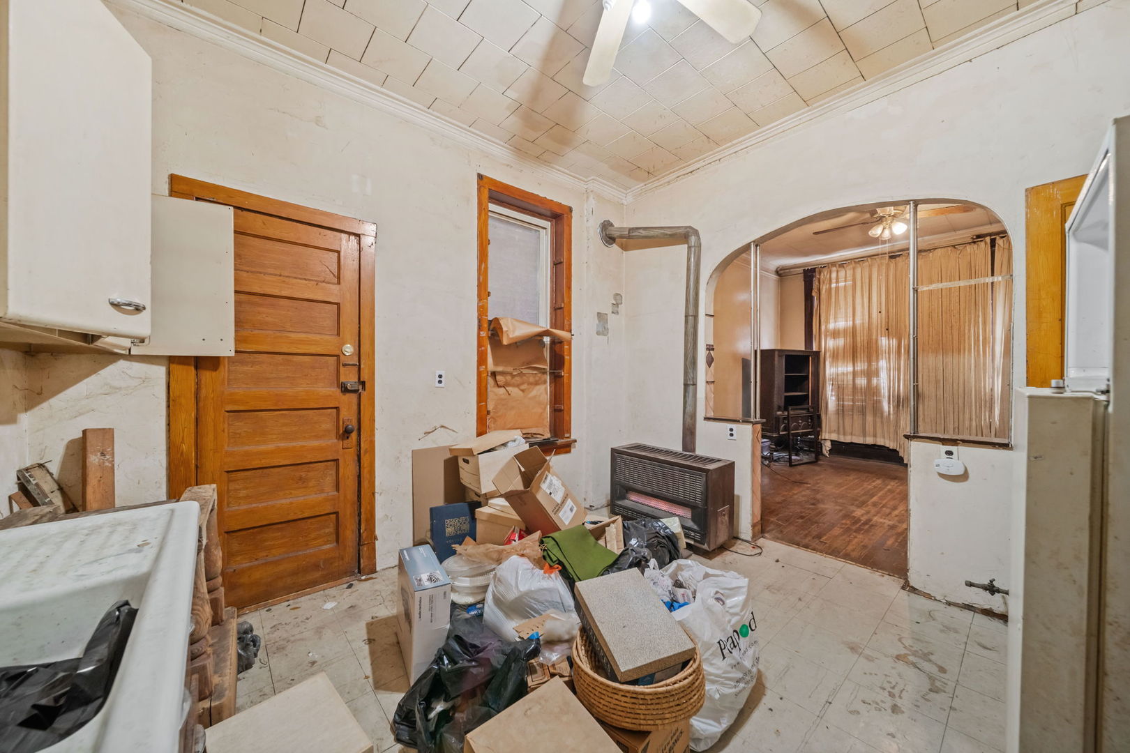 2236 West 19th Street Chicago, IL 60608 - Photo 6 of 40 a bathroom with a sink a toilet and tub