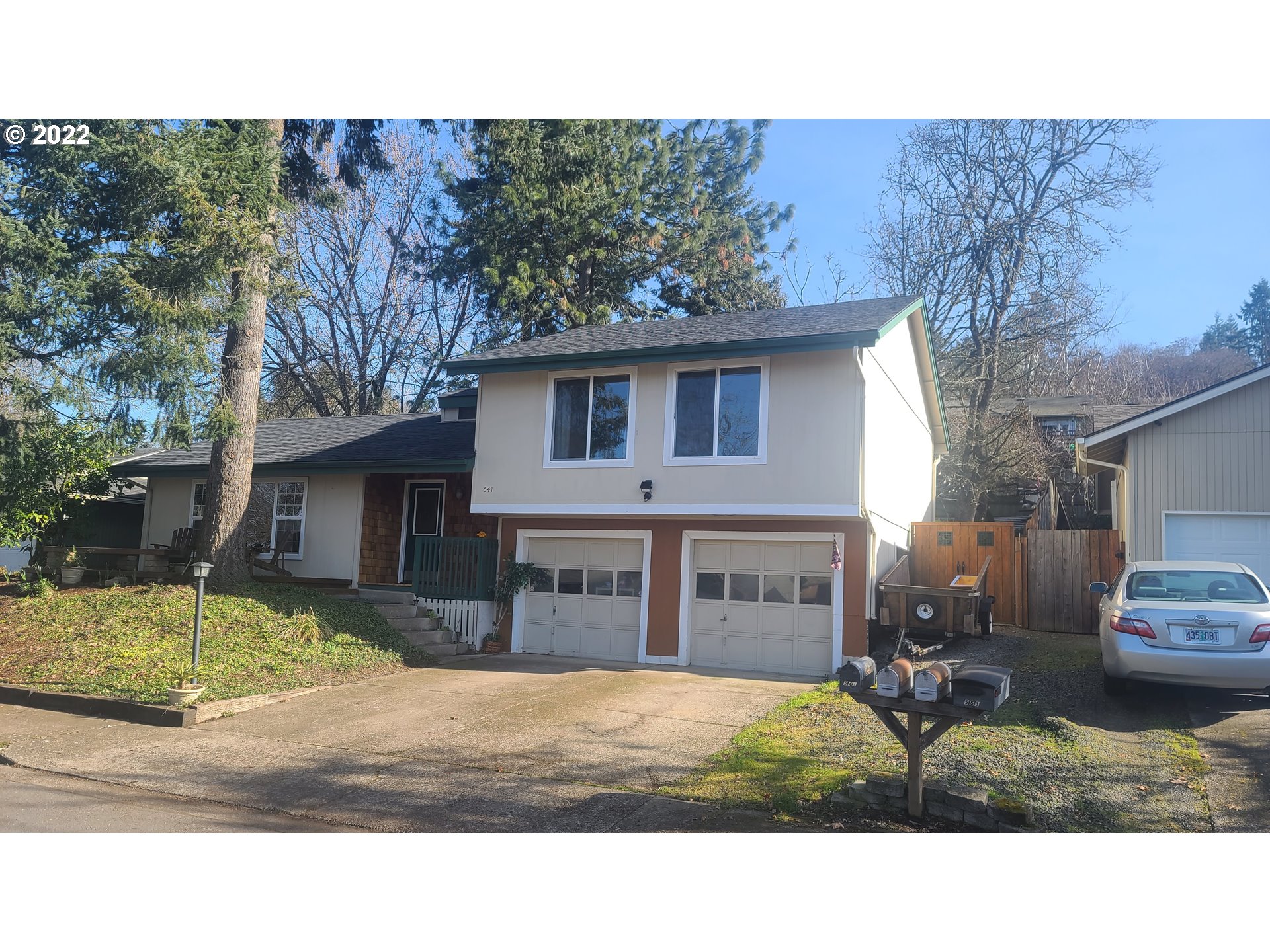 541 Hamilton Street Springfield, OR 97477 - Photo 1 of 15 a house view with a outdoor space