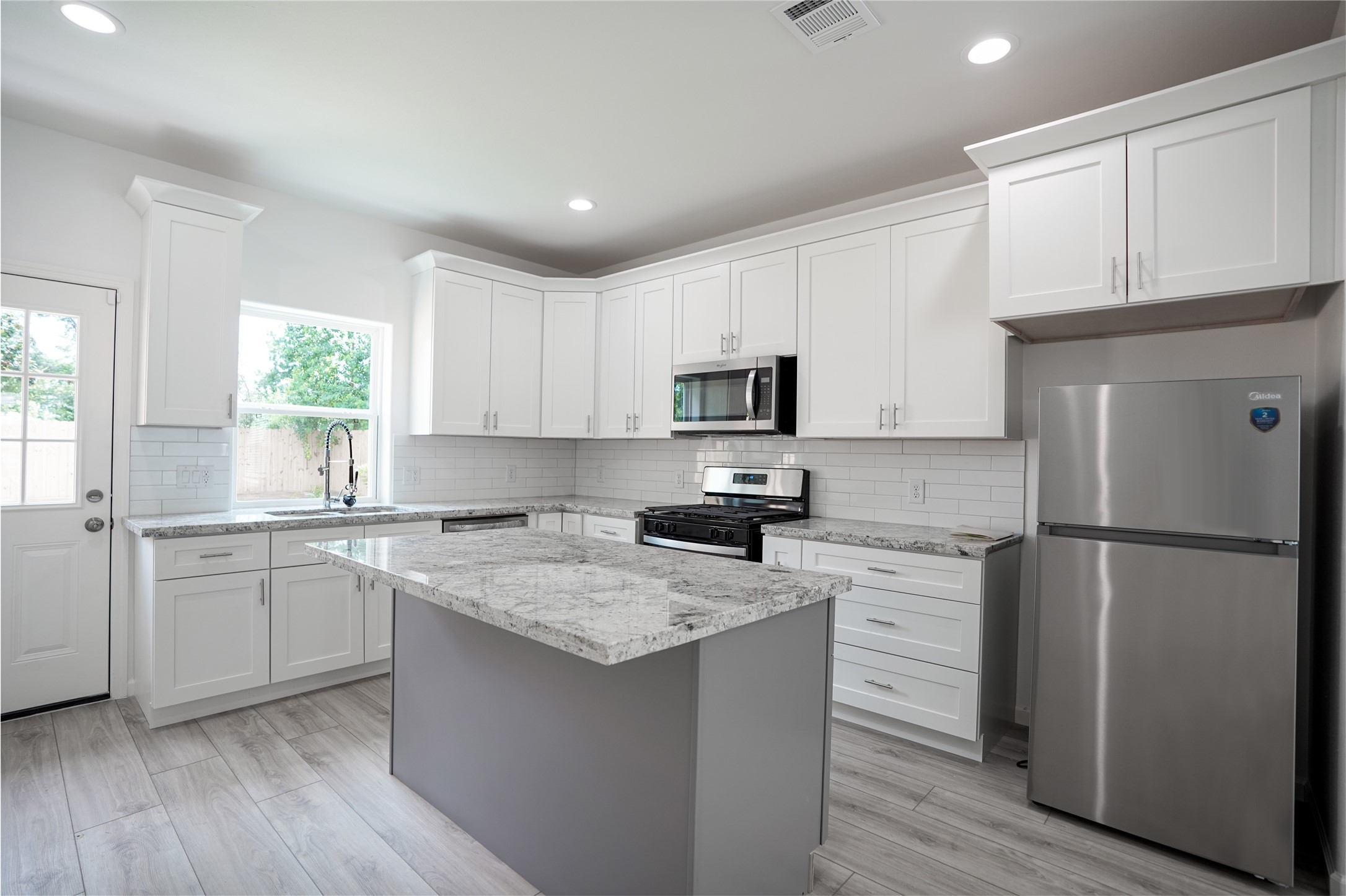 7914 Laura Koppe Road, Unit B Houston, TX 77028 - Photo 3 of 14