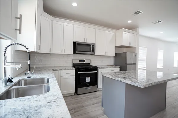 $1,850 | 7914 Laura Koppe Road, Unit B, Houston, TX 77028