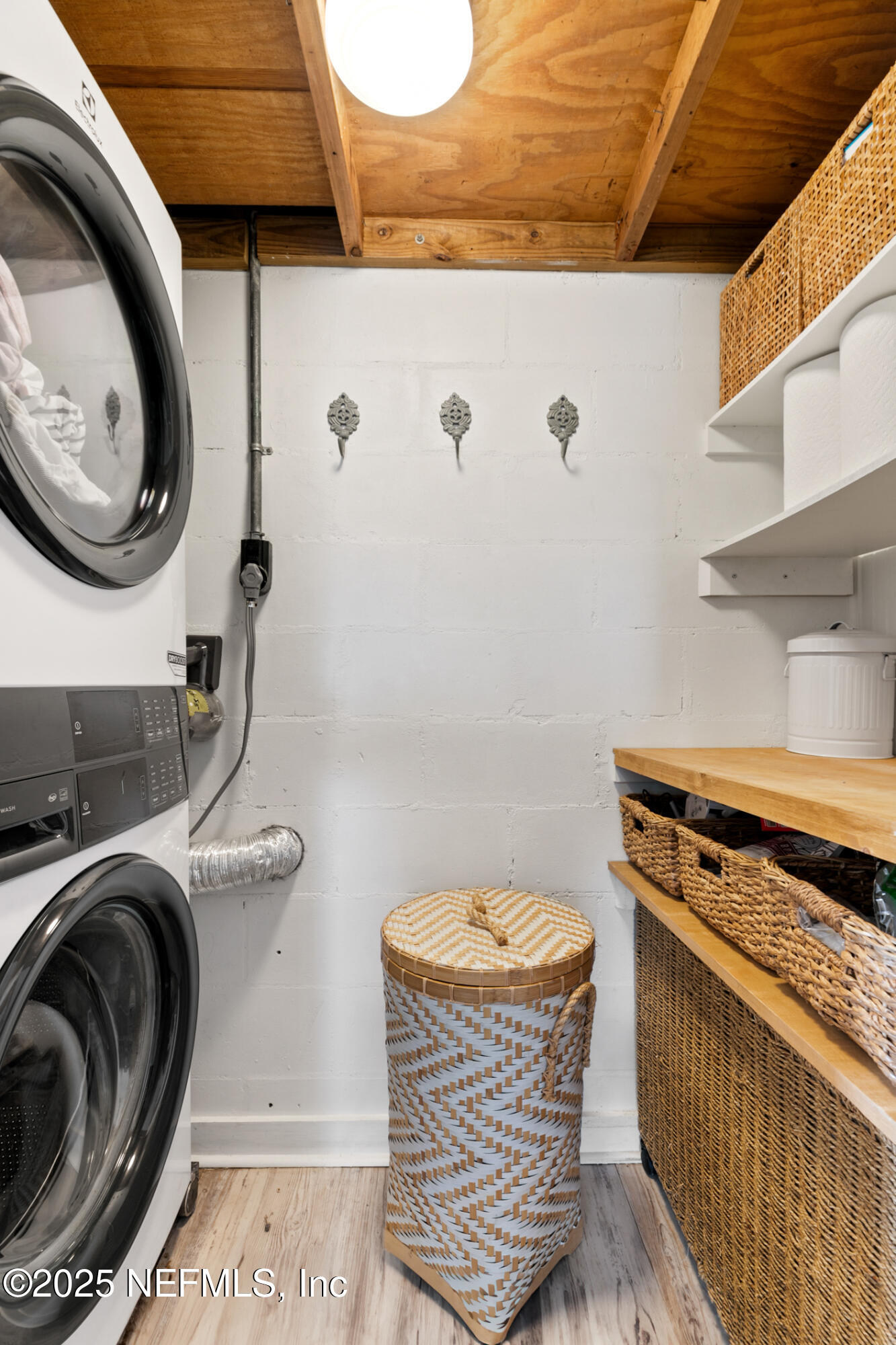 452 Sargo Road Atlantic Beach, FL 32233 - Photo 25 of 74 Laundry Room