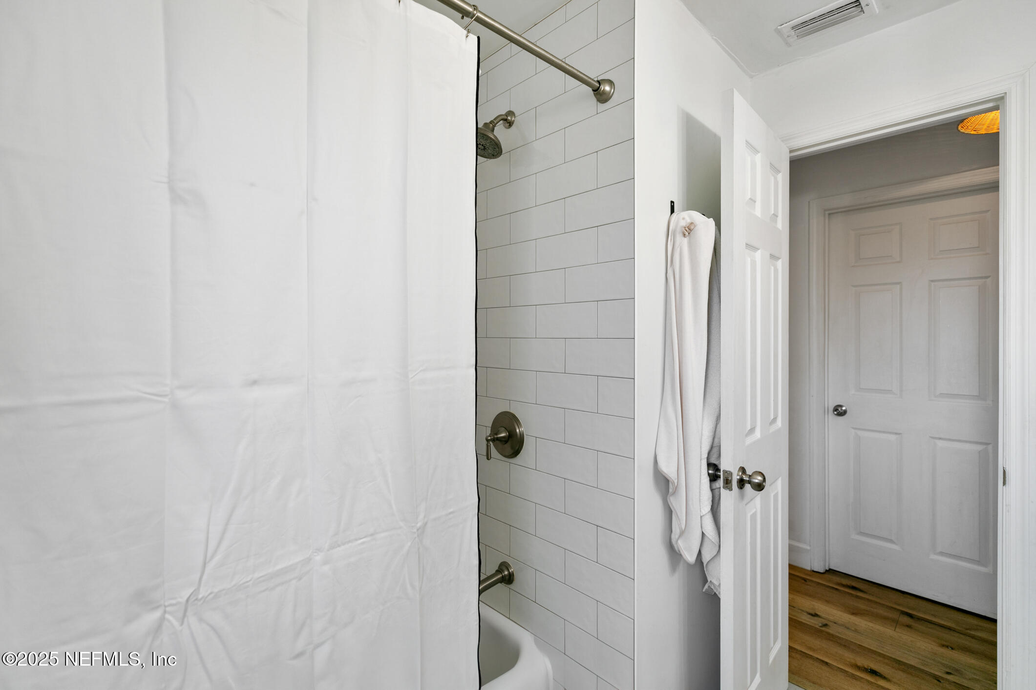 452 Sargo Road Atlantic Beach, FL 32233 - Photo 47 of 74 Guest Bathroom