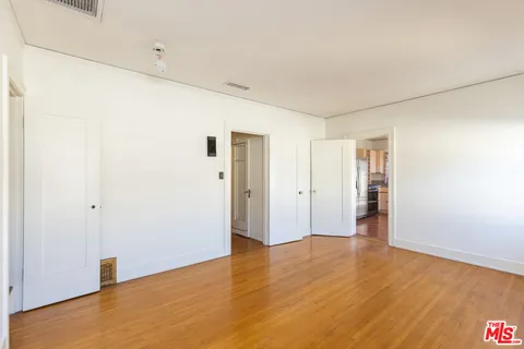 $1,999,000 | 955 South Highland Avenue, Los Angeles, CA 90036