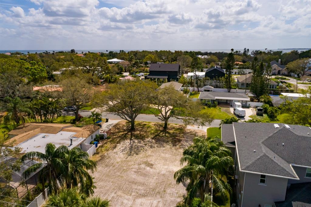 446 Rafael Boulevard Northeast St. Petersburg, FL 33704 - Photo 6 of 20 a view of a city