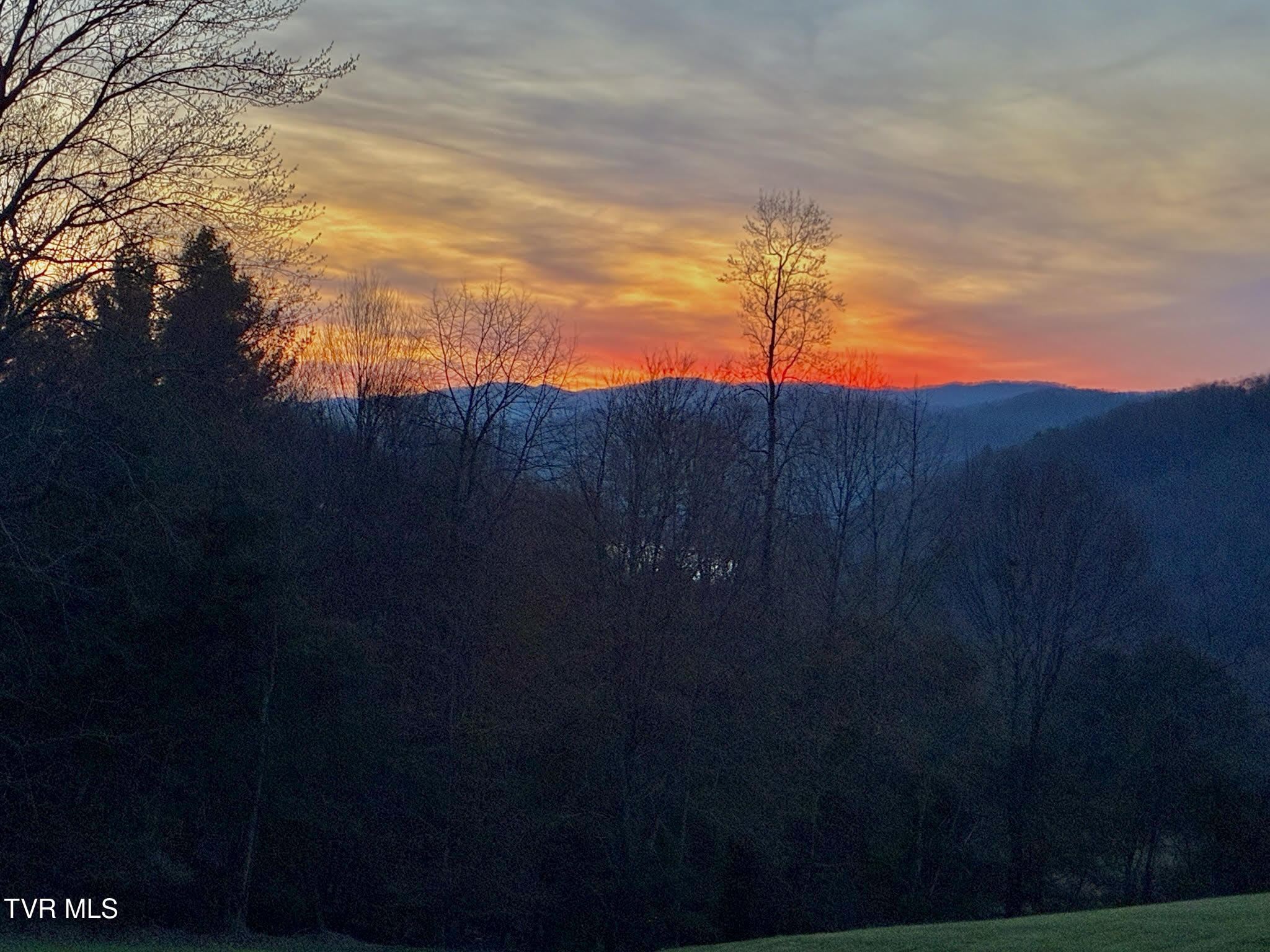 1144 Myrtle Drive Butler, TN 37640 - Photo 33 of 36 sunset