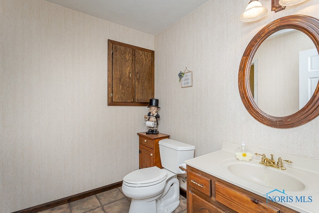 12949 Shaffer Road Swanton, OH 43558 - Photo 16 of 50 Main Half Bath