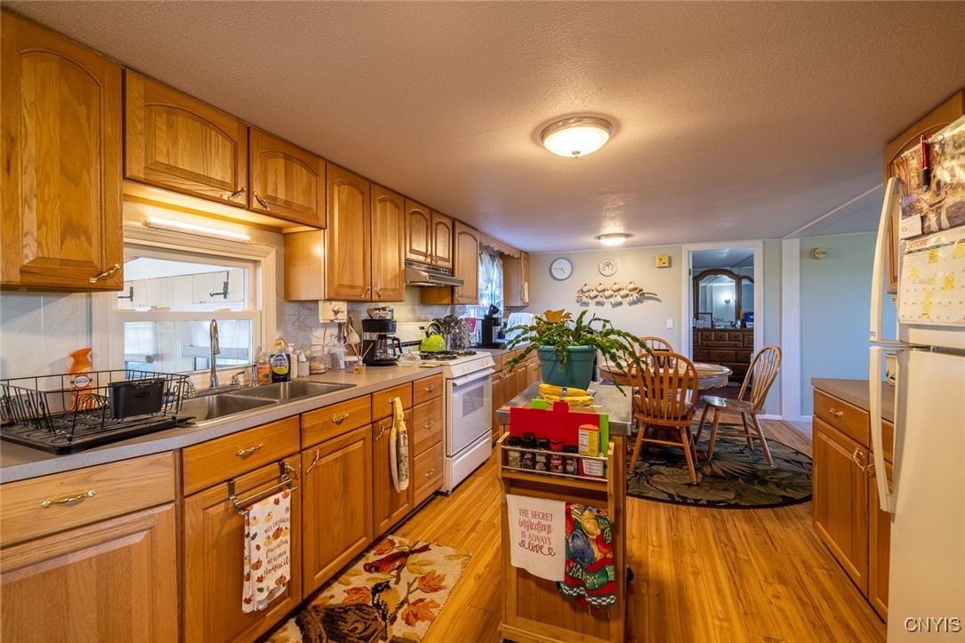 470 Chatfield Road Elbridge, NY 13060 - Photo 8 of 32 Welcome into this one level, well maintained home.