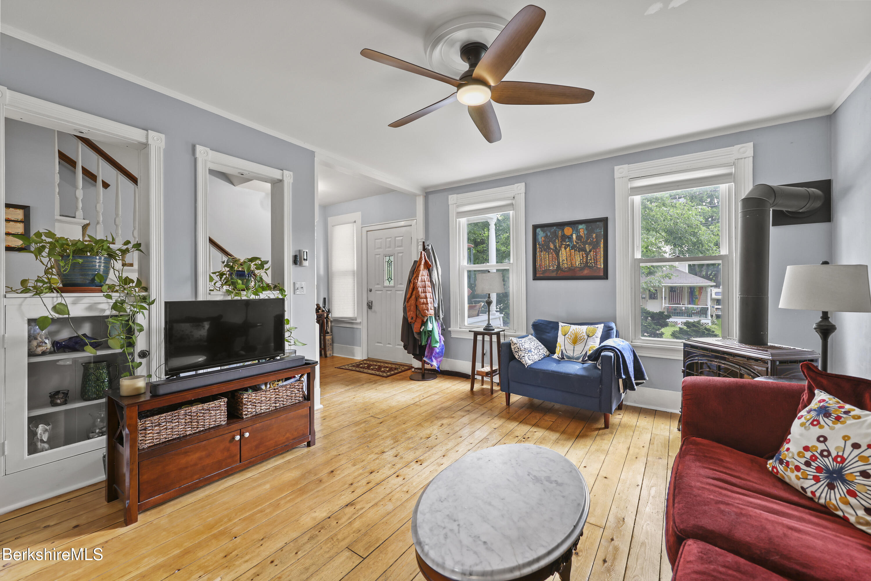 35 Summer Street Adams, MA 01220 - Photo 7 of 36 35 Living Room