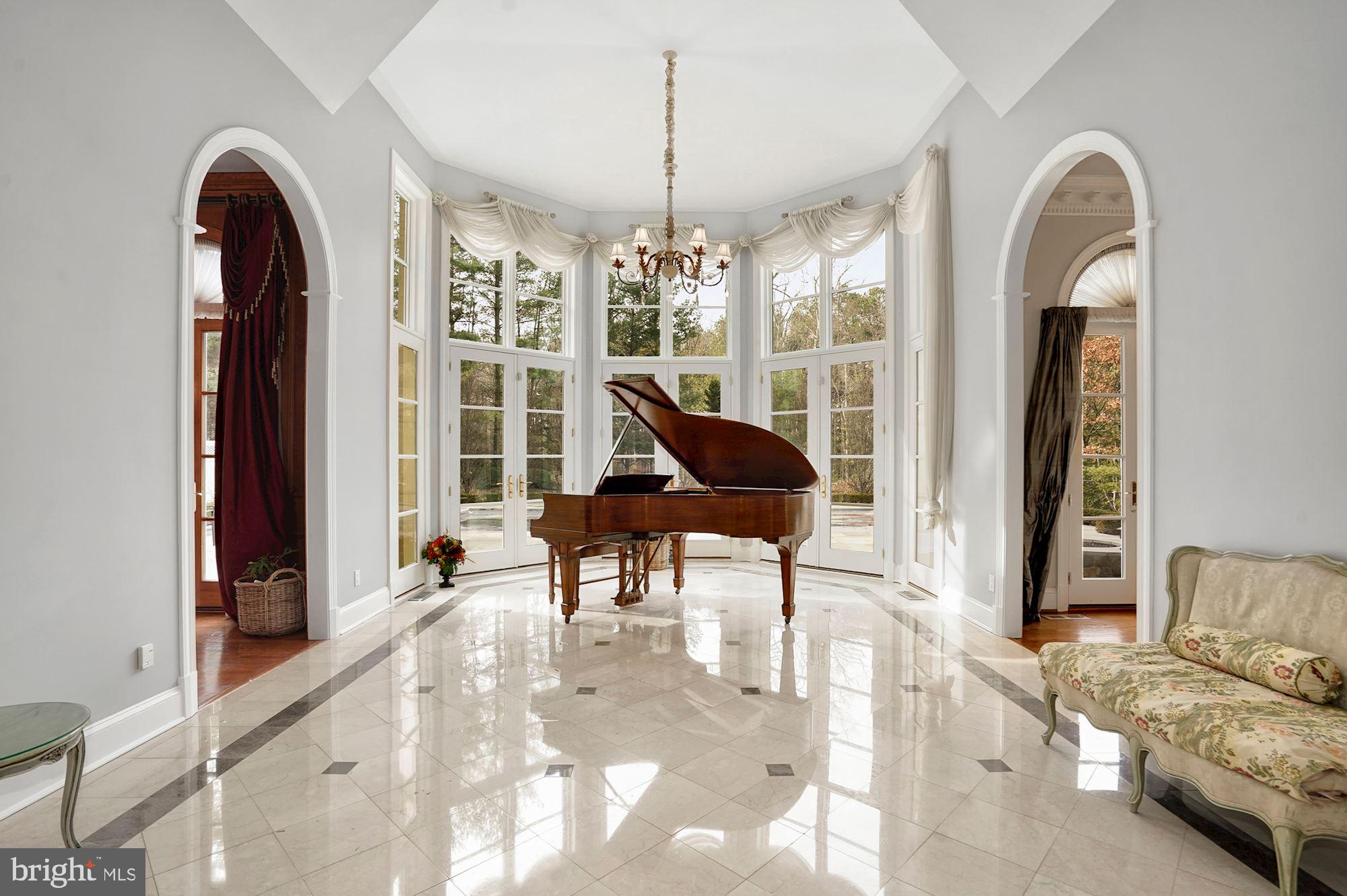 1198 Windrock Drive McLean, VA 22102 - Photo 10 of 26 Bright, High Ceilings