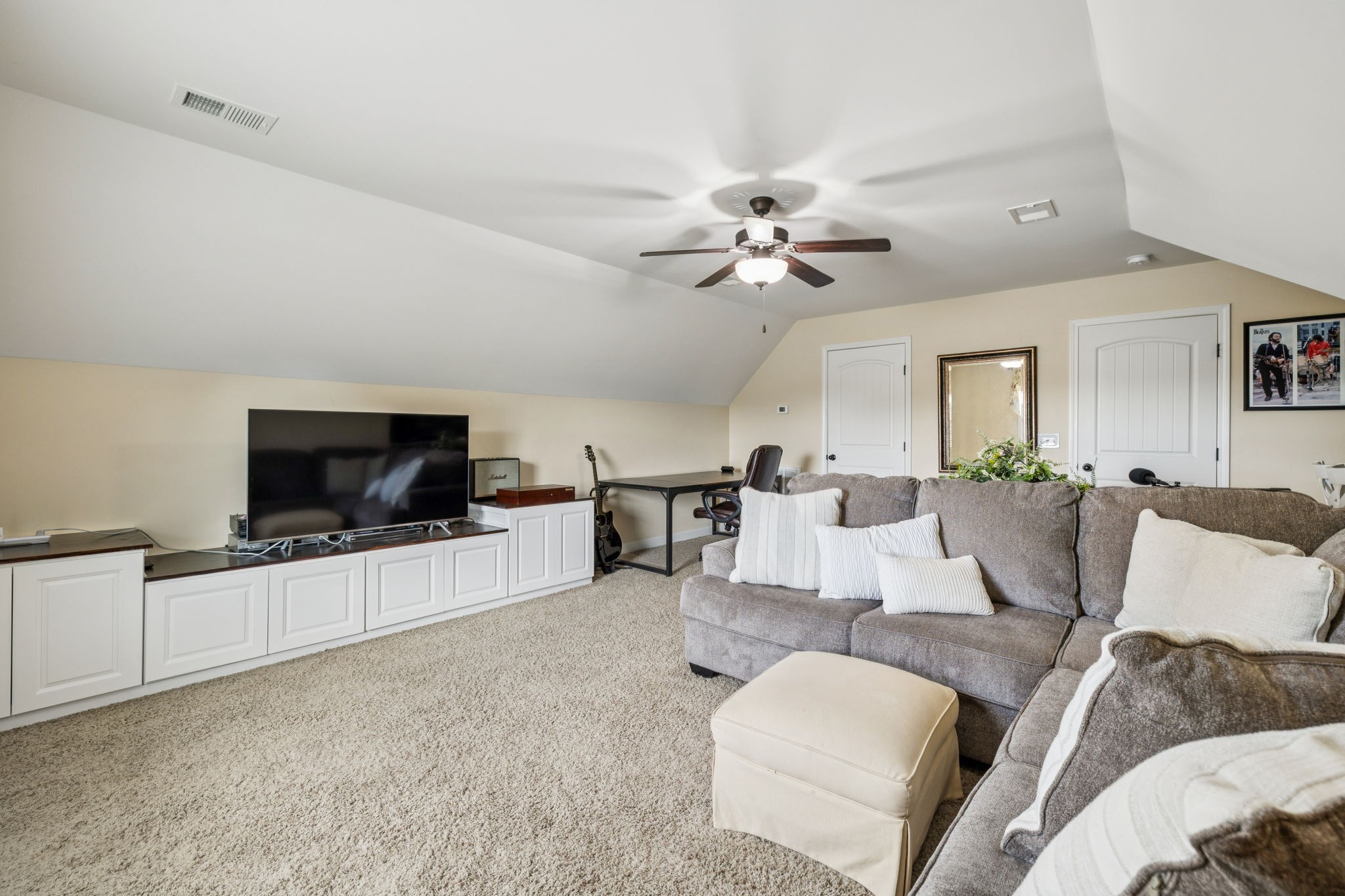 323 Amazonway Ridge Murfreesboro, TN 37130 - Photo 27 of 41 a living room with furniture and a flat screen tv