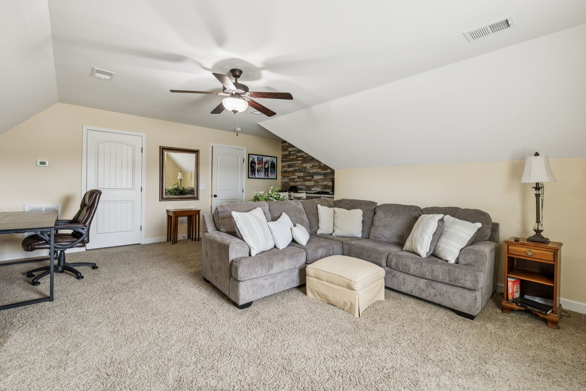 323 Amazonway Ridge Murfreesboro, TN 37130 - Photo 29 of 41 a living room with furniture