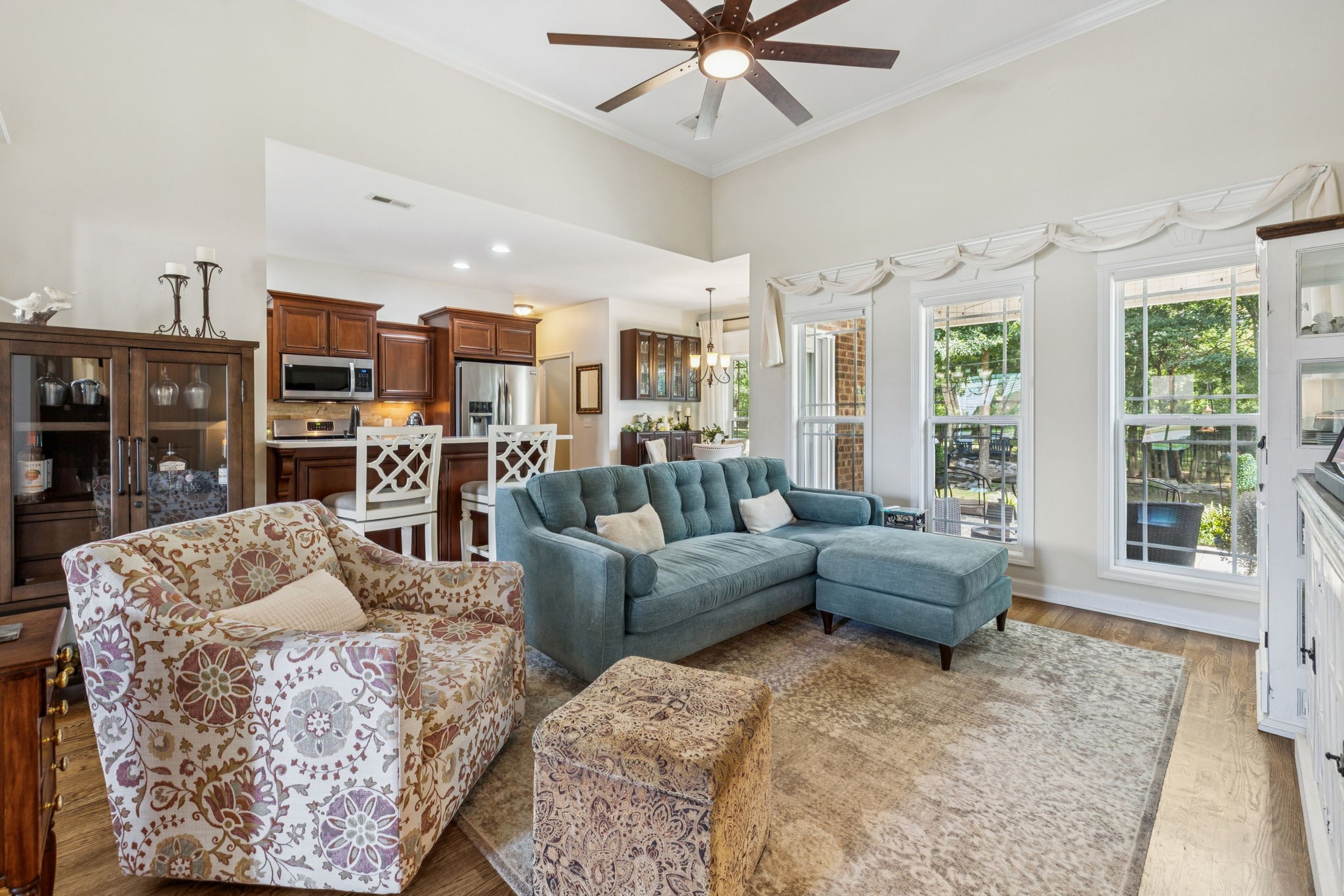 323 Amazonway Ridge Murfreesboro, TN 37130 - Photo 6 of 41 a living room with furniture and a large window