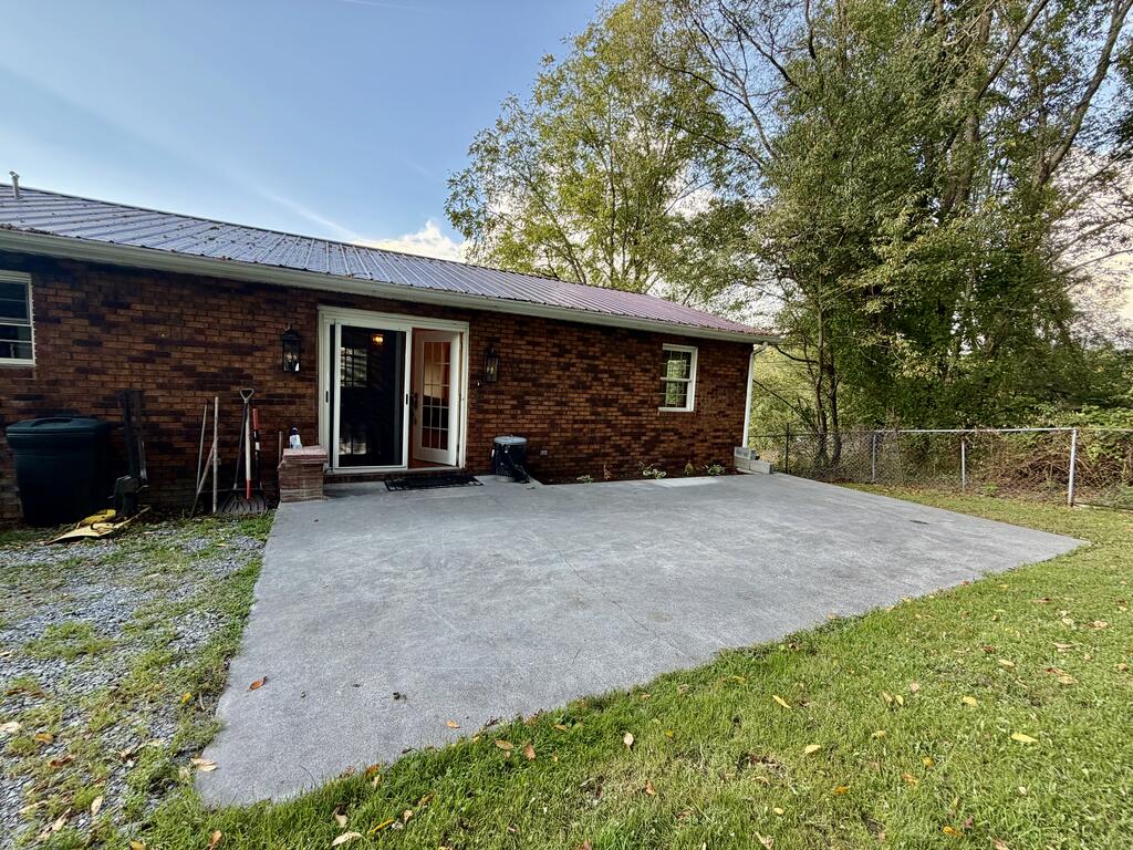 8974 Thompson Valley Road Tazewell, VA 24651 - Photo 10 of 35 Gallery Image 10