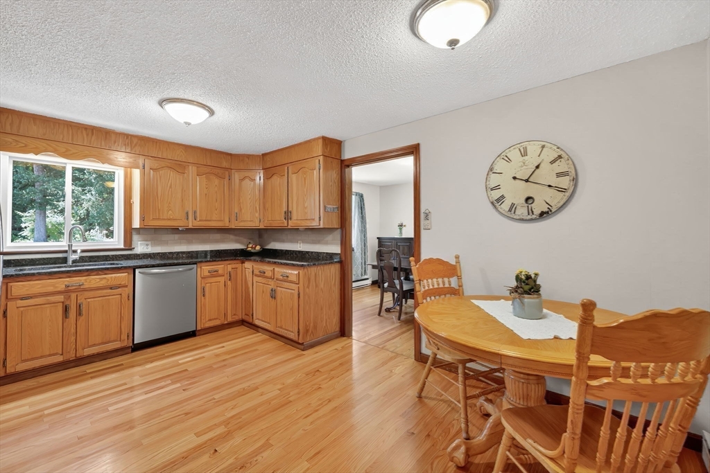 169 Chilson Road West Springfield, MA 01089 - Photo 10 of 42