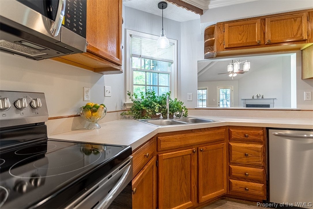 148 Rustling Oak Ridge Yorktown, VA 23692 - Photo 10 of 27 Gallery Image 10