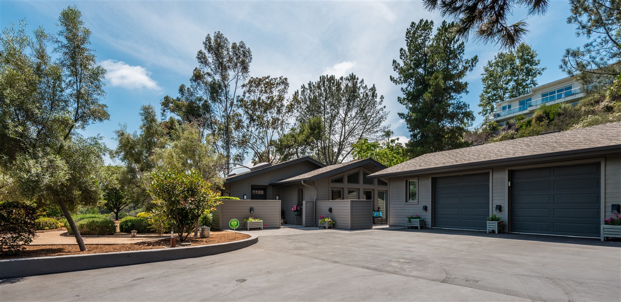 2139 Ranch View Terrace Encinitas, CA 92024 - Photo 2 of 25