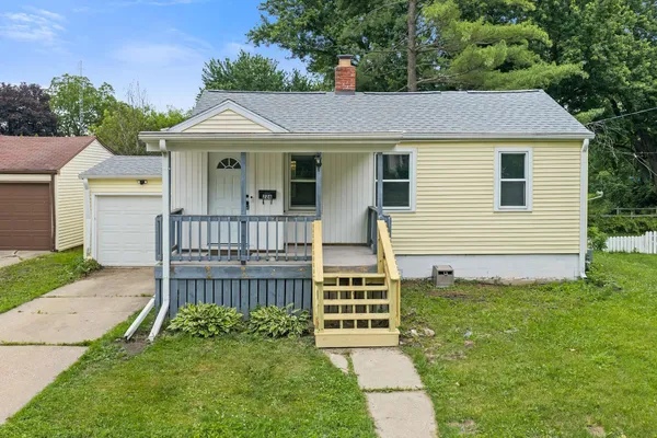 $199,000 | 226 North Oak Street, Reedsburg, WI 53959